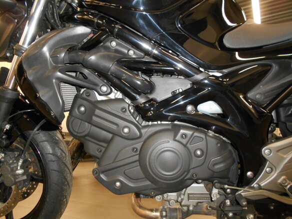 2013 Suzuki SFV 400 Gladius, чёрный, 390000 рублей - вид 17