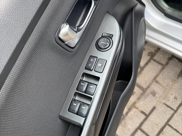 2015 Kia Rio III Рестайлинг, серебристый - вид 15