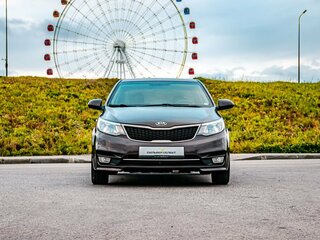 2016 Kia Rio III Рестайлинг, коричневый, 950000 рублей, вид 3