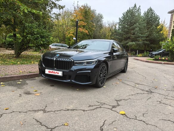 2017 BMW 7 серии Long 740Li xDrive VI (G11/G12), чёрный, 2950000 рублей