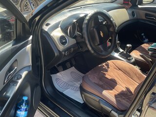 2015 Chevrolet Cruze I Рестайлинг, чёрный, 700000 рублей, вид 4