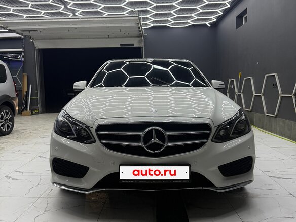 2013 Mercedes-Benz E-Класс 300 IV (W212, S212, C207) Рестайлинг, белый, 2300000 рублей - вид 1