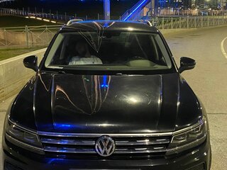 2017 Volkswagen Tiguan II, чёрный, 2100000 рублей, вид 1