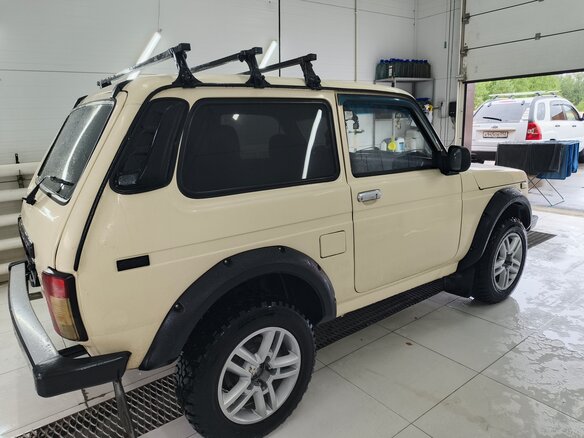 2001 Lada (ВАЗ) 2121 (4x4) I Рестайлинг, бежевый, 420000 рублей - вид 4
