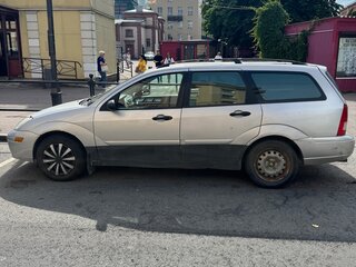 2000 Ford Focus I (North America), серебристый, 130000 рублей, вид 4