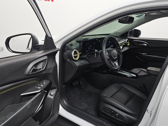 2023 Chevrolet Trax II, белый, 1770000 рублей - вид 8