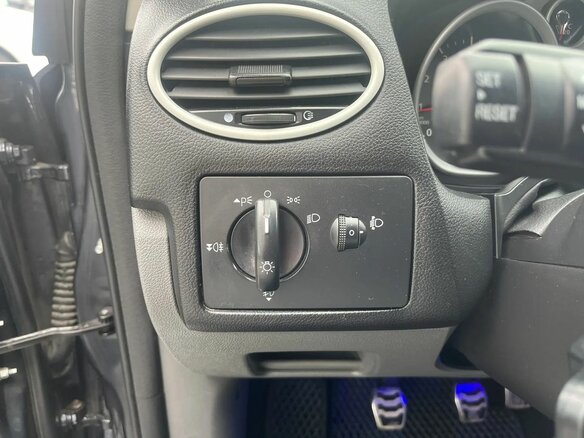 2010 Ford Focus II Рестайлинг, серый, 739000 рублей - вид 11