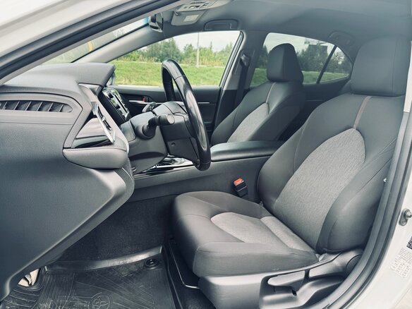 2020 Toyota Camry VIII (XV70), белый, 2890000 рублей - вид 9