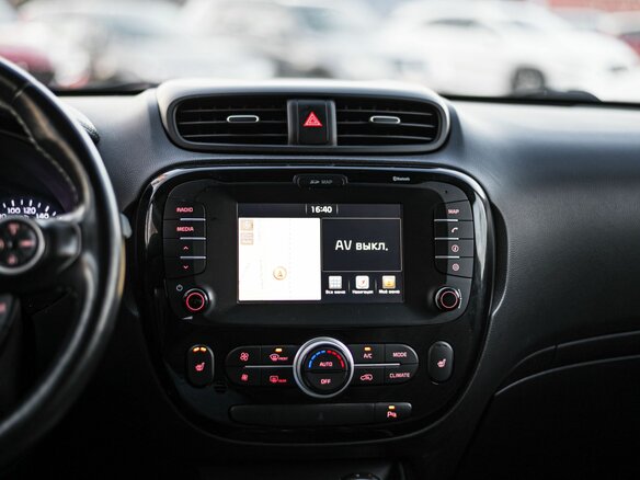 2018 Kia Soul II Рестайлинг, белый, 1450000 рублей - вид 6