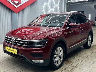 2017 Volkswagen Tiguan II, красный, 2253000 рублей, вид 3