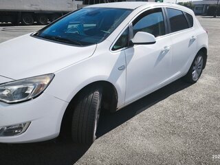 2010 Opel Astra J, белый, 830000 рублей, вид 1