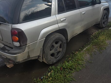 2007 Chevrolet TrailBlazer I Рестайлинг, серебристый, 600000 рублей, вид 2