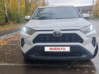 2025 Toyota RAV4 V (XA50), белый, 3550000 рублей, вид 1