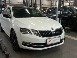 2018 Skoda Octavia III (A7) Рестайлинг, белый, 1999000 рублей, вид 2