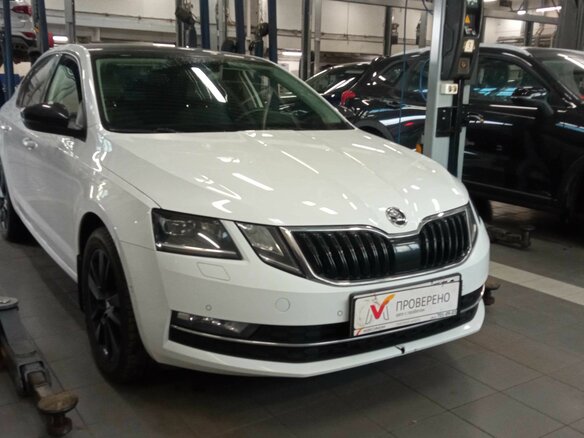 2018 Skoda Octavia III (A7) Рестайлинг, белый, 1999000 рублей - вид 1