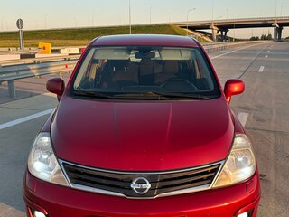 2010 Nissan Tiida I Рестайлинг, красный, 720000 рублей, вид 2
