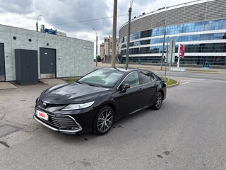 2022 Toyota Camry VIII (XV70) Рестайлинг, чёрный, 3950000 рублей, вид 1