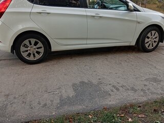 2016 Hyundai Solaris I Рестайлинг, белый, 670000 рублей, вид 5