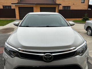 2017 Toyota Camry VII (XV50) Рестайлинг 2, белый, 1850000 рублей, вид 3