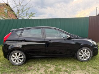 2012 Hyundai Solaris I, чёрный, 660000 рублей, вид 4