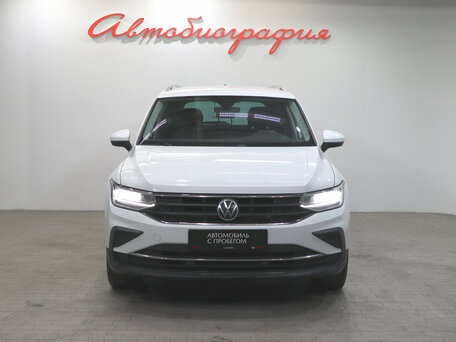 2021 Volkswagen Tiguan II Рестайлинг, белый, 2690000 рублей, вид 2