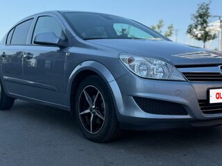 2009 Opel Astra H Рестайлинг, серебристый, 603000 рублей, вид 2