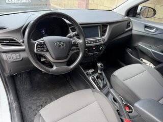 2017 Hyundai Solaris II, белый, 1330000 рублей, вид 5