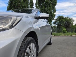2011 Hyundai Solaris I, серебристый, 610000 рублей, вид 5