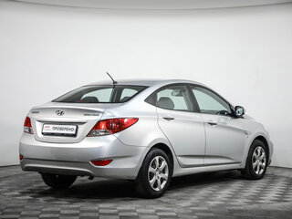 2013 Hyundai Solaris I, серебристый, 899777 рублей, вид 5
