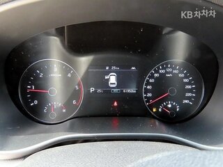2021 Kia Sportage IV Рестайлинг, серебристый, 1740000 рублей, вид 5