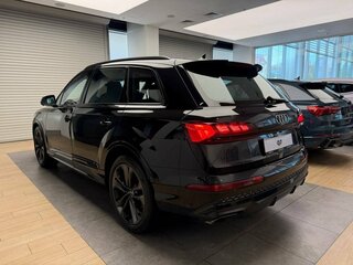2026 Audi Q7 50 TDI II (4M) Рестайлинг 2, чёрный, 17490000 рублей, вид 3