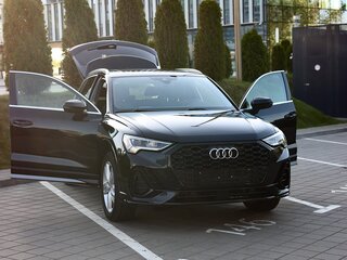 2020 Audi Q3 45 TFSI II (F3), чёрный, 2700000 рублей, вид 2