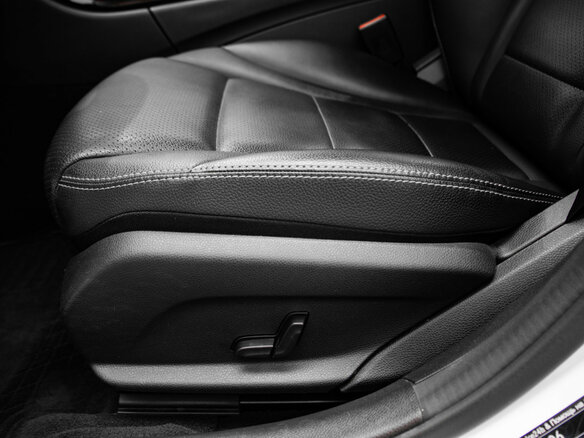 2015 Mercedes-Benz C-Класс 200 IV (W205), белый, 2565000 рублей - вид 27