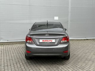 2013 Hyundai Solaris I, серый, 645000 рублей, вид 5