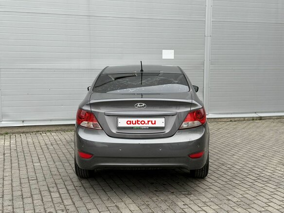 2013 Hyundai Solaris I, серый, 645000 рублей - вид 4