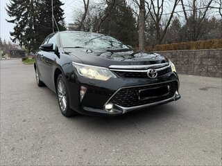 2017 Toyota Camry VII (XV50) Рестайлинг 2, чёрный, 2550000 рублей, вид 3