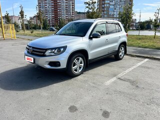 2012 Volkswagen Tiguan I Рестайлинг, серебристый, 1250000 рублей, вид 1