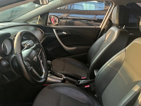 2013 Opel Astra J Рестайлинг, серебристый, 502000 рублей - вид 12