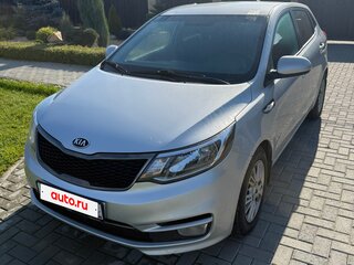 2017 Kia Rio III Рестайлинг, серебристый, 1170000 рублей, вид 2