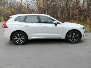 2022 Volvo XC60 II Рестайлинг, белый, 4850000 рублей, вид 3