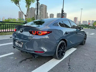 2022 Mazda 3 Axela IV (BP), серый, 1170600 рублей, вид 4