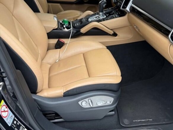 2015 Porsche Cayenne Diesel II Рестайлинг (958), чёрный, 4900000 рублей - вид 4