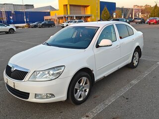 2012 Skoda Octavia II (A5) Рестайлинг, белый, 700000 рублей, вид 2