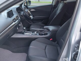 2018 Mazda Axela III Рестайлинг, серебристый, 1380000 рублей, вид 4