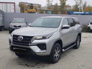 2020 Toyota Fortuner II Рестайлинг, серый, 4050000 рублей, вид 1