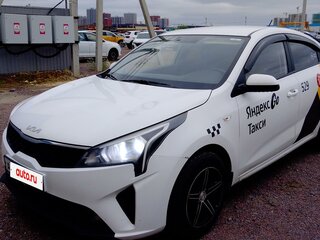 2022 Kia Rio IV Рестайлинг, белый, 1117000 рублей, вид 2