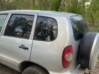 2003 Chevrolet Niva I, серебристый, 330000 рублей, вид 2