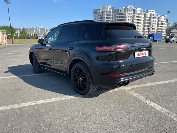 2021 Porsche Cayenne III, чёрный, 6150000 рублей - вид 4