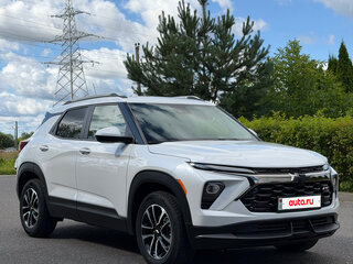 2023 Chevrolet TrailBlazer III Рестайлинг, белый, 1850000 рублей, вид 3