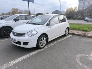 2013 Nissan Tiida I Рестайлинг, белый, 949000 рублей, вид 4